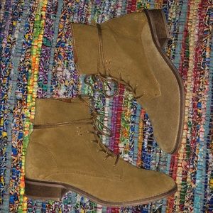 STEVE MADDEN Roosy Lace Up Tan Suede Ankle Boots